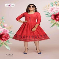 POLAR BY FLY FREE HAEVY RAYON GOLD FOIL PRINT KURTI CATALOG WHOLESLAER BEST RATE