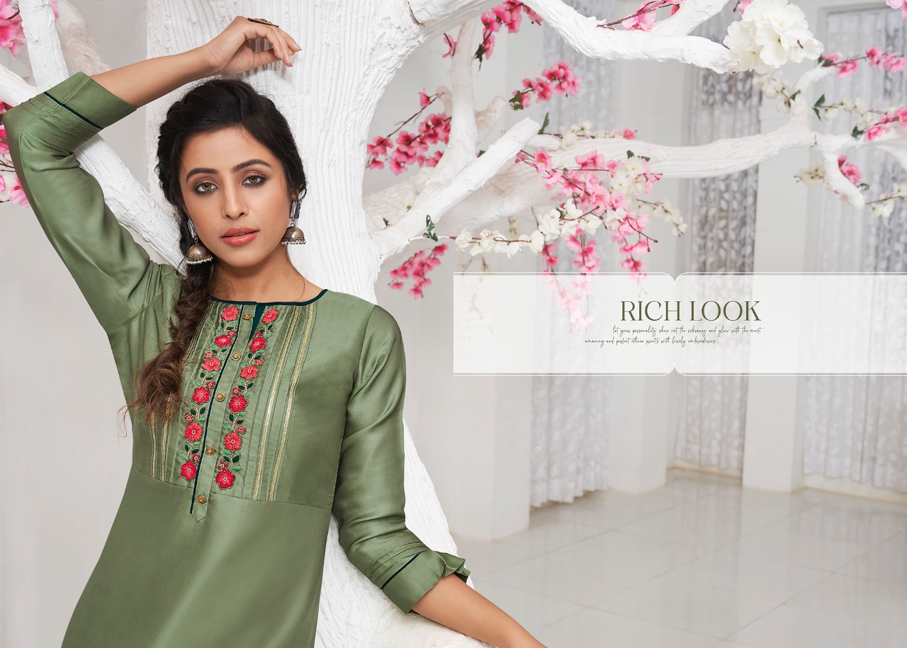 RANGOON LAUNCH RICH LOOK RUSSIAN SILK 